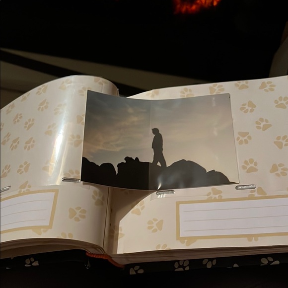 NWT Black Paw Print Dog Photo Album - Picture 4 of 6